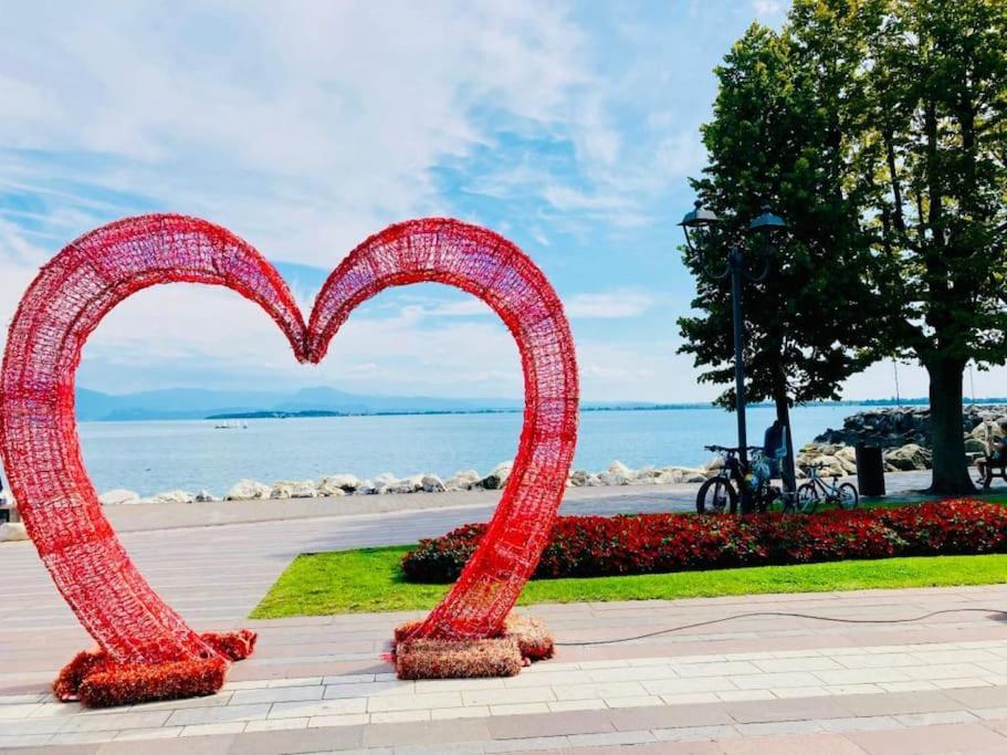 Sunshine On Garda Lake Desenzano del Garda Esterno foto